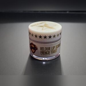 JEFFREE STAR Velour Sugar Lip Scrub - French Toast